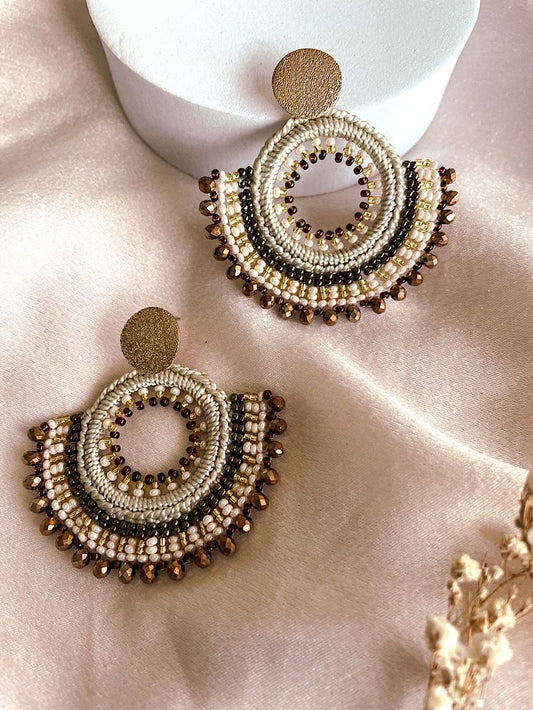 Aretes círculo tejidos con mostacillas