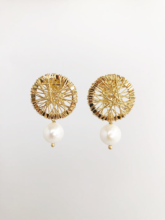 Aretes pegados telaraña con perla