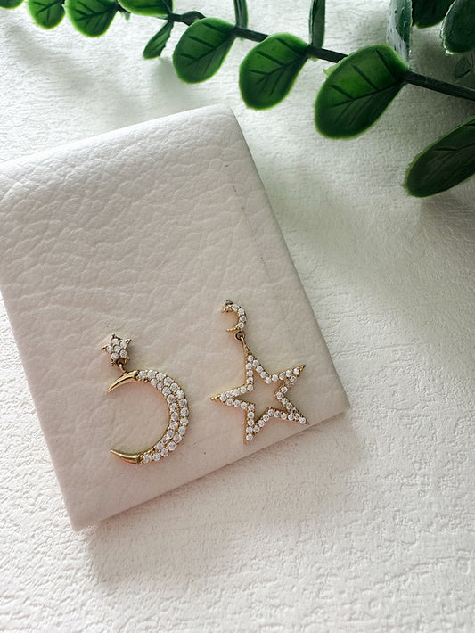Aretes colgantes luna y estrella con circones