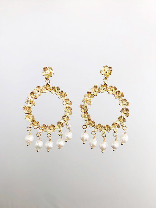 Aretes florcitas texturadas con perlitas
