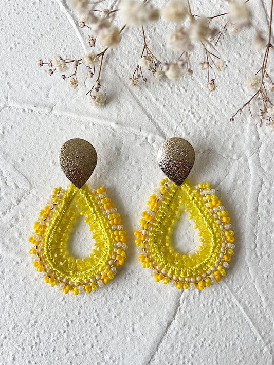 Aretes gota tejida con muranos