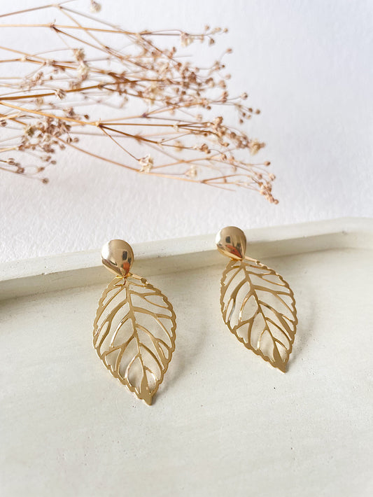 Aretes hoja calada