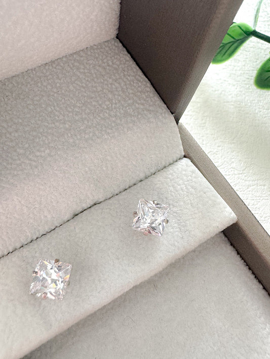 Aretes pegados circón cuadrado