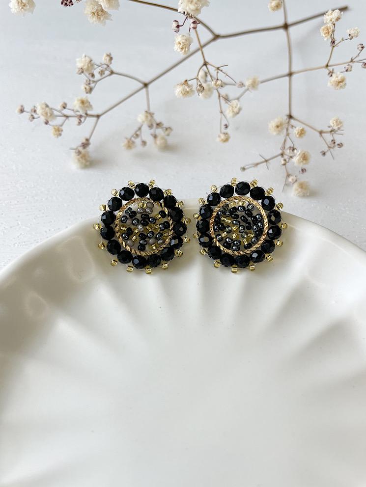 Aretes pegados círculo con muranos y mostacillas