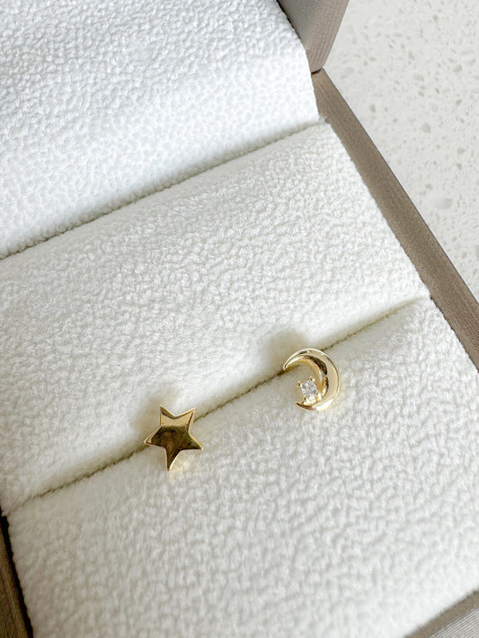 Aretes pegados estrella y luna