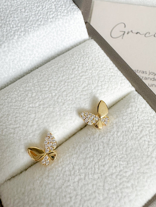 Aretes pegados mariposa