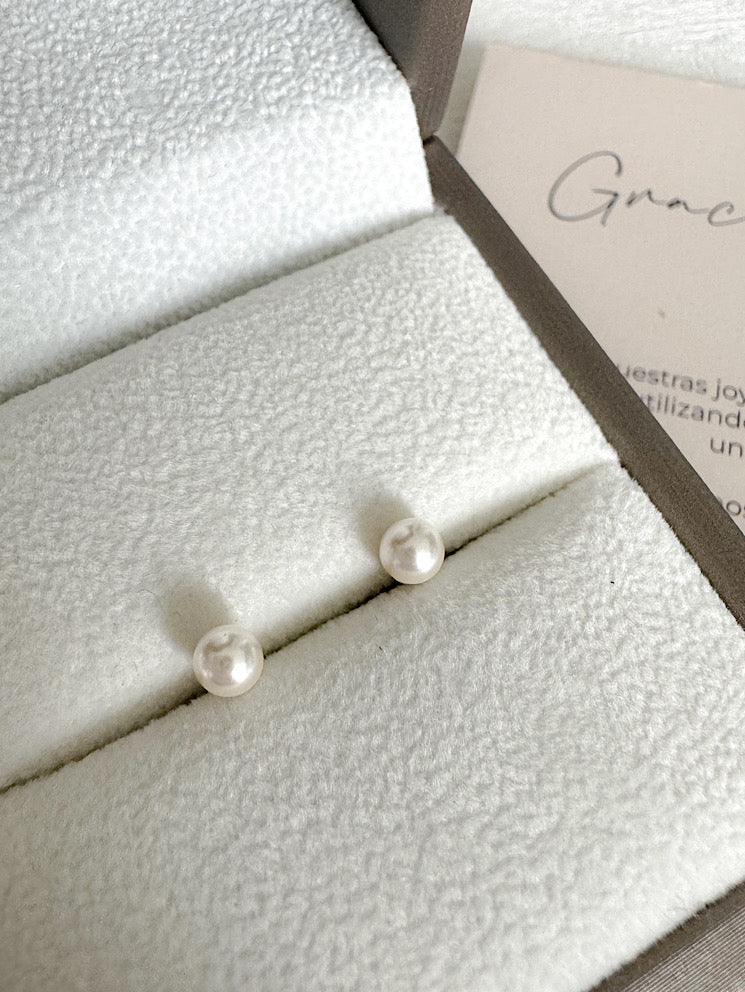 Aretes pegados perla 4mm con rosca