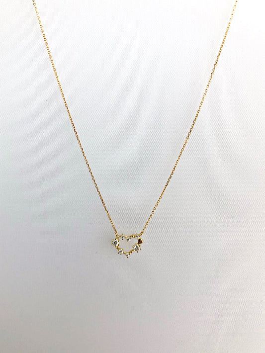 Cadena con dije corazón calado