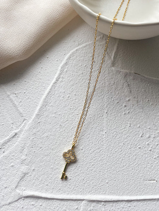 Cadena con dije llave