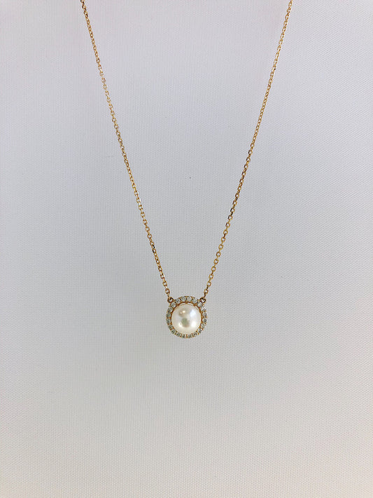 Cadena con perla y circones alrededor