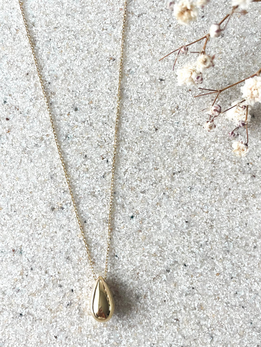 Cadena con dije gota