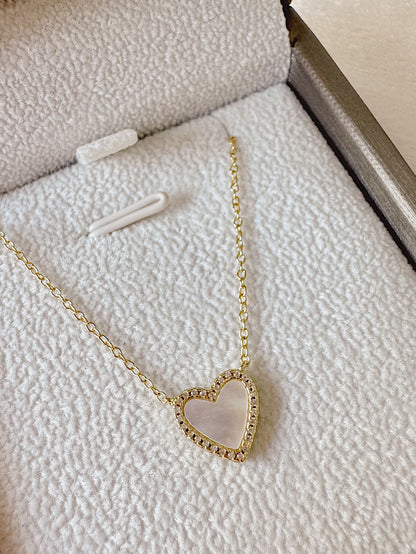 Cadena con dije corazón