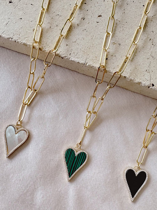 Collar paper clip con corazón