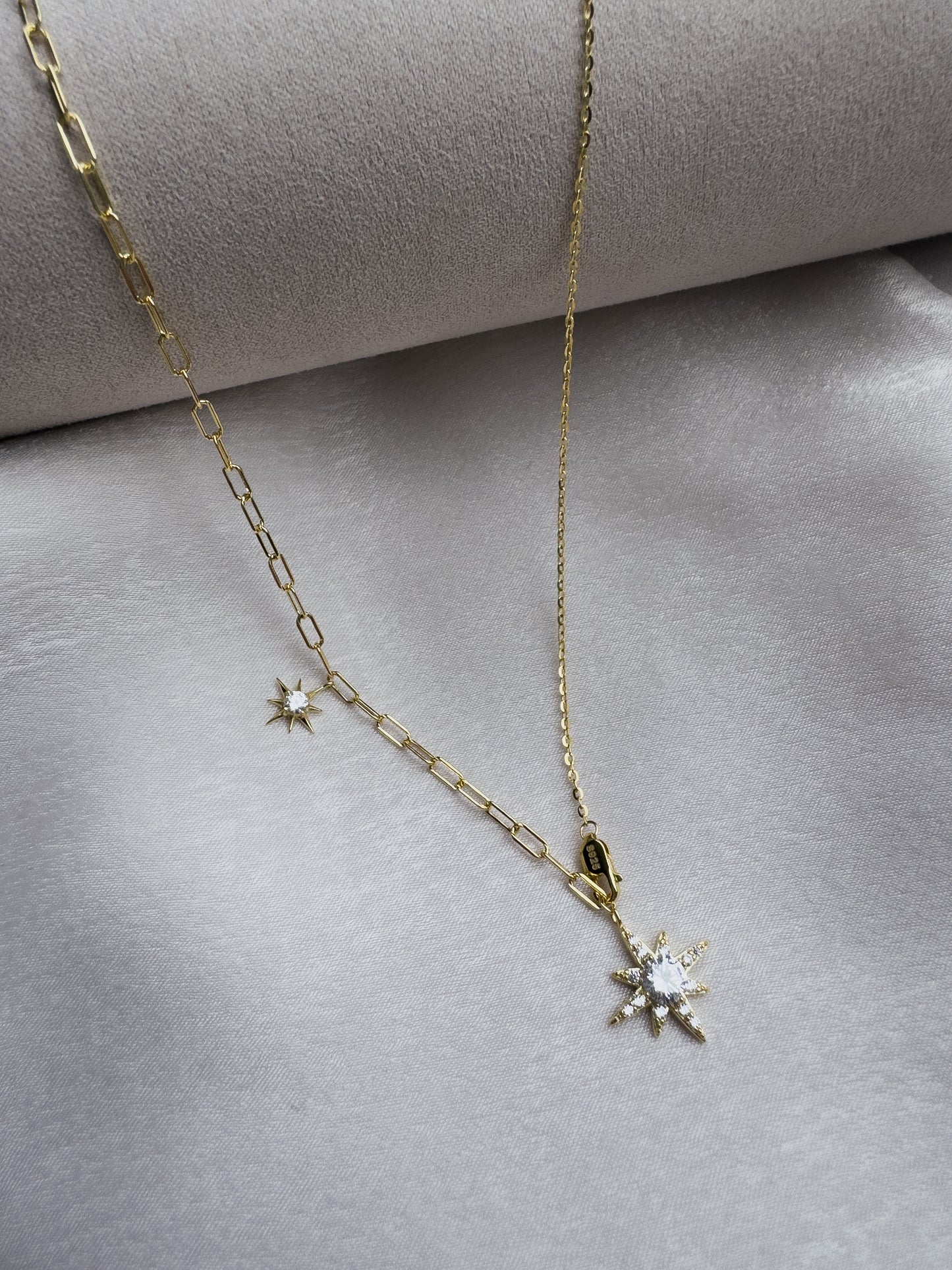 Collar mitad paper clip y mitad cadena con dije estrella grande