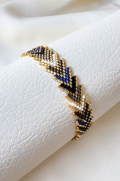 Pulsera tejida miyuki triángulos