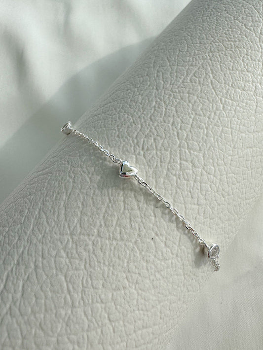 Pulsera cadena con corazones lisos y donitas con circones intercaladas