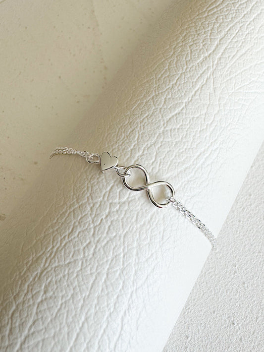 Pulsera cadena con infinito y corazón