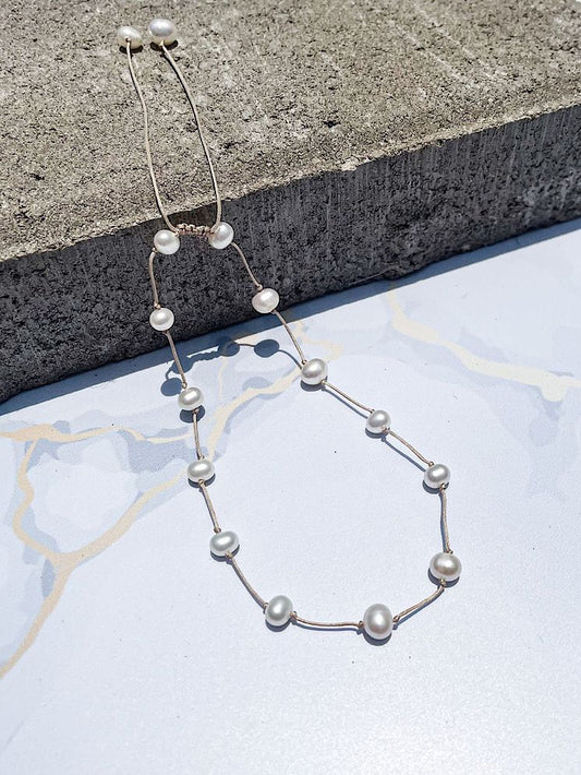 Tobillera hilo con perlas de rio